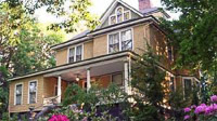 Fun things to do in Asheville NC : Asheville Seasons Bed Breakfast. 